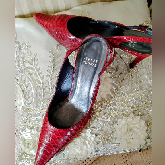 STUART WEITZMAN 8.5 M DARK RED CROCODILE EMBOSSED ALL LEATHER SLINGBACK HEELS - Picture 8 of 11